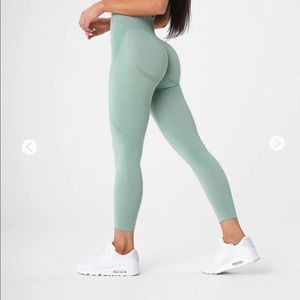 NVGTN Mint Green Seamless Leggings